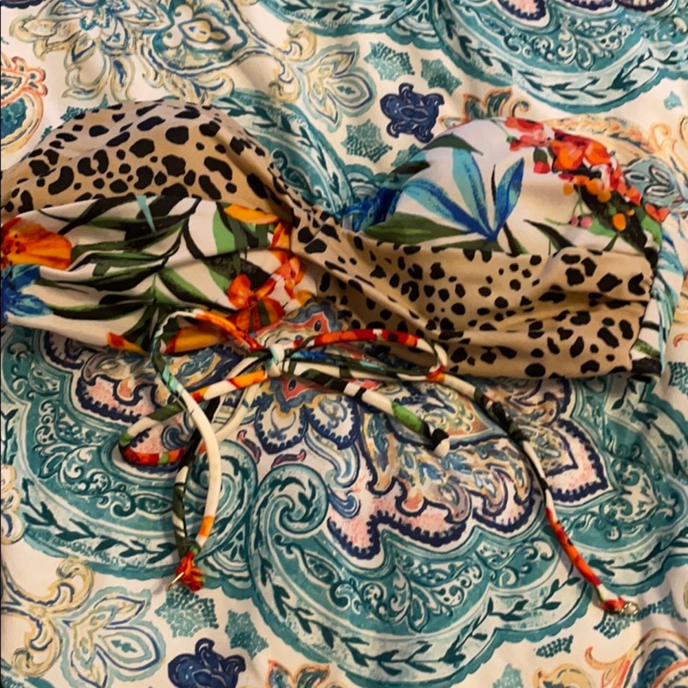 Victoria’s Secret bikini top